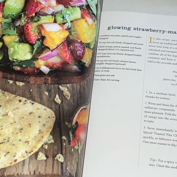 The Oh She Glows Vegan Cookbook Angela Liddon Paperback VGUC - Picture 4 of 9